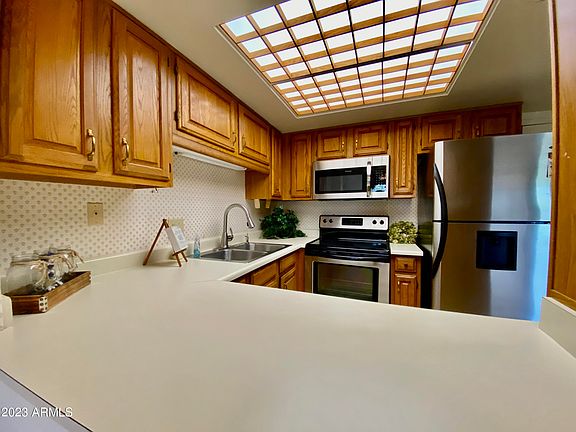 2nd image of 10330 W THUNDERBIRD Boulevard #C323