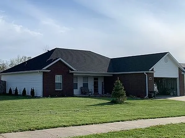 6140 Impala Dr, Hallsville, MO 65255