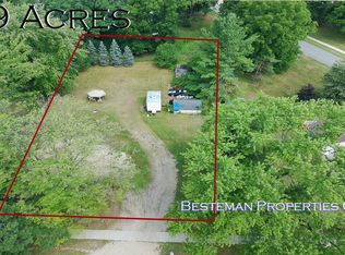 1305 E James St, White Cloud, MI 49349