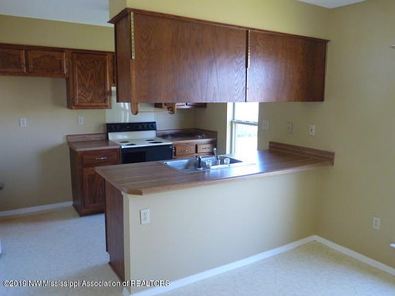 2nd image of 4202 Blackstone Dr