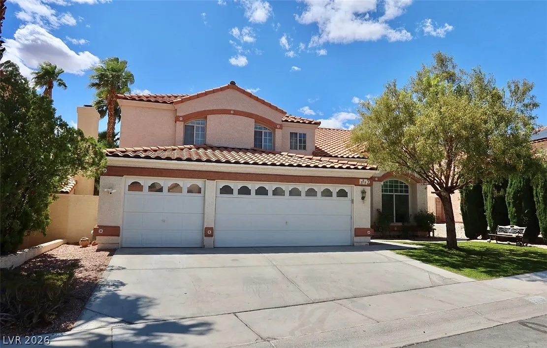 4 bed, 3.0 bath, 2663 sqft, $3,400 — Photo 1