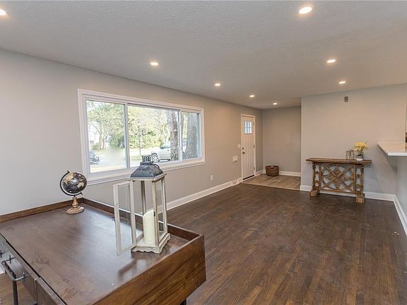 4th image of 29439 Sutton Dr