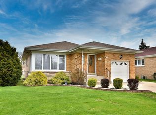 8421 N Oleander Ave, Niles, IL 60714