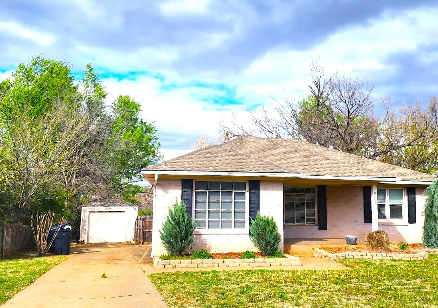 3 Bed 2 Bath 1 Car Garage in the Wileman Addn NW OKC — Photo 2