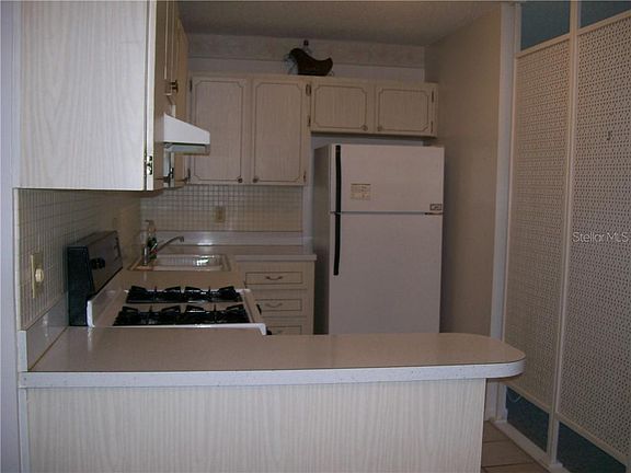 4th image of 5623 80th St N Unit 507