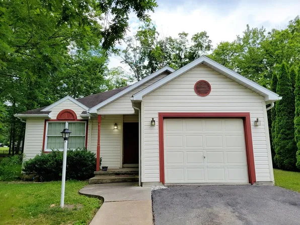 2207 Acorn Cir, Huntingdon, PA 16652