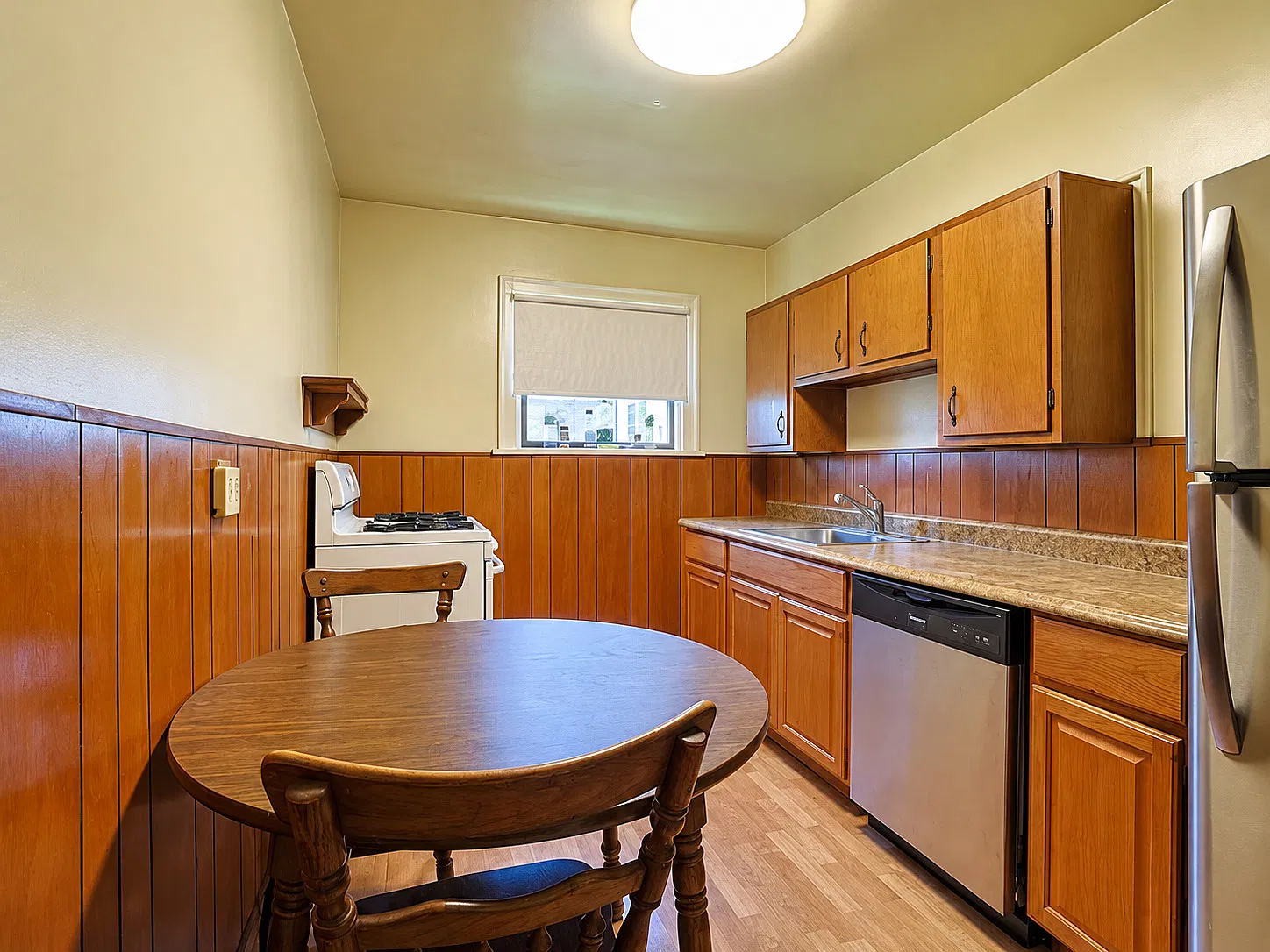 2724 Stratford Ave — Photo 4