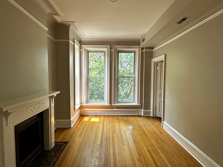 2241 N Seminary Ave #3 — Photo 6