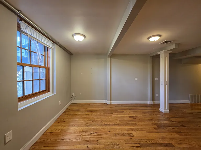 28 E Grand Ave #B — Photo 6