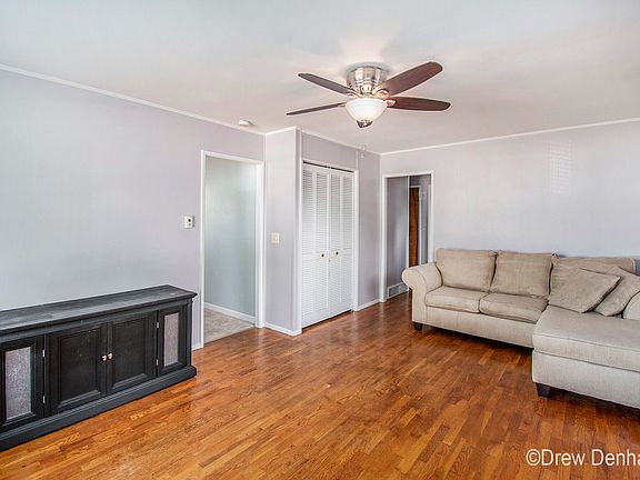 5th image of 718 Roselawn Dr