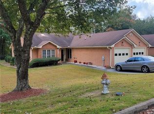 7170 Woodridge Ln, Union City, GA 30291