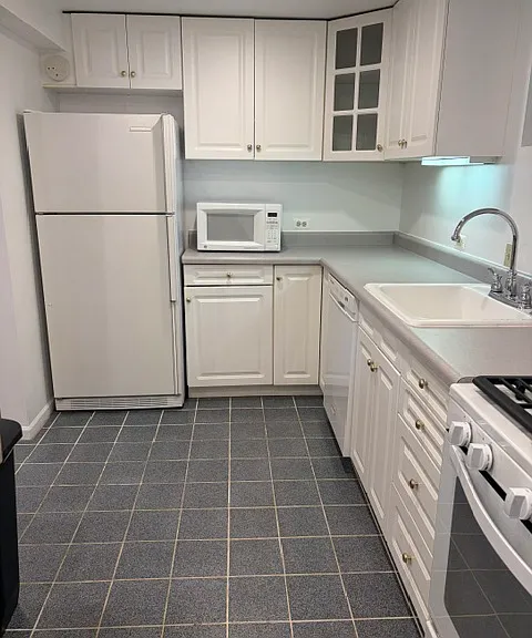 3642 N Janssen Ave #1 — Photo 8