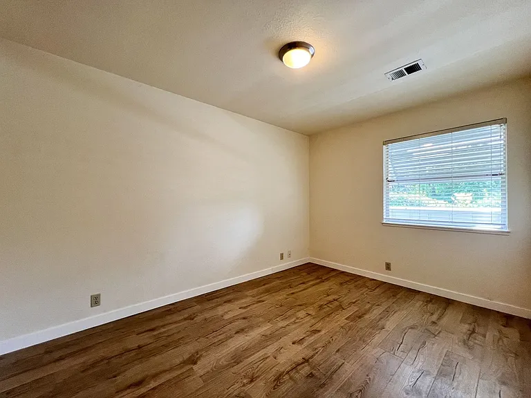 2224-2252 W Clay St — Photo 18