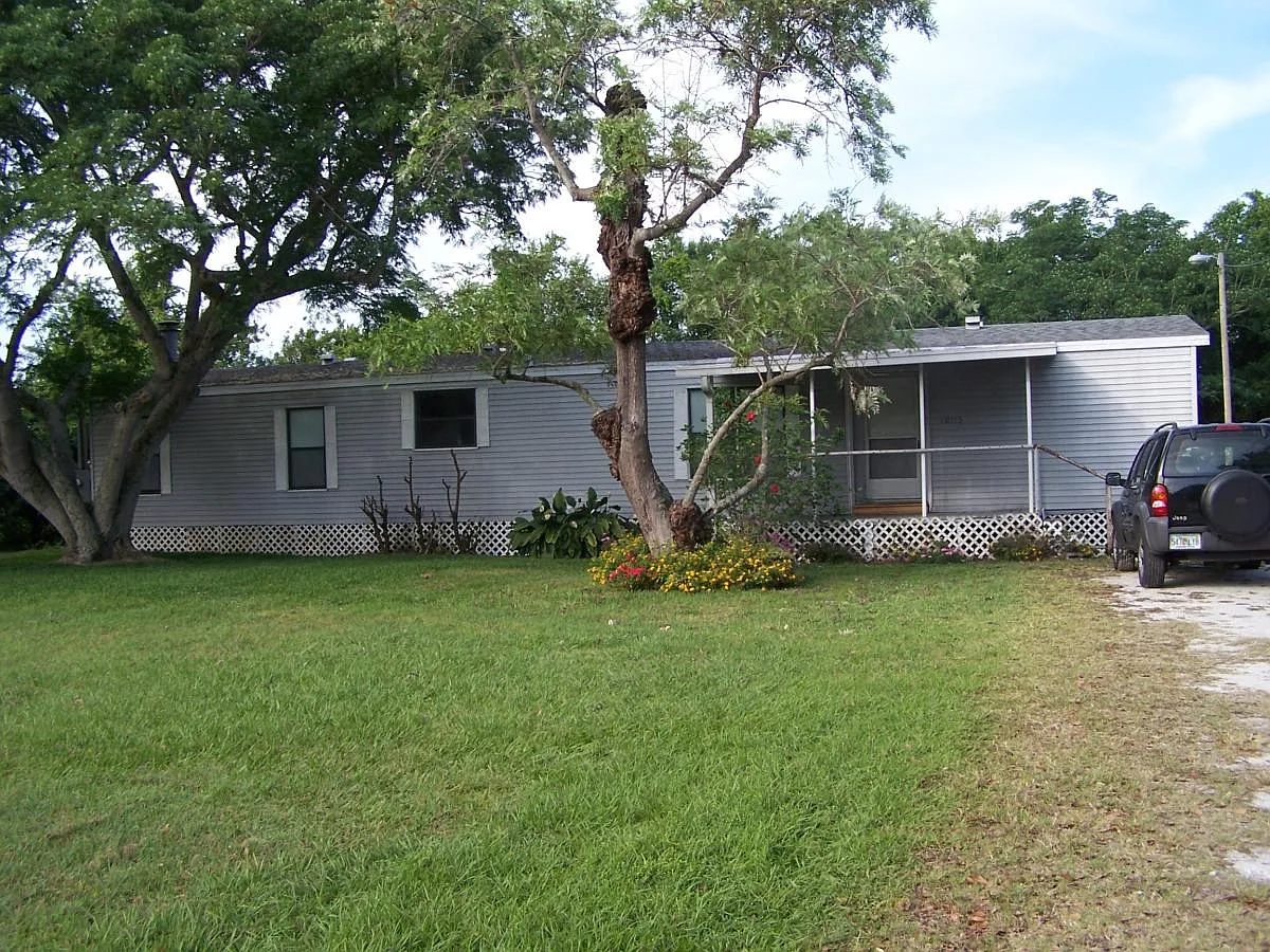 3 bed, 1868 sqft, $2,200 — Photo 2