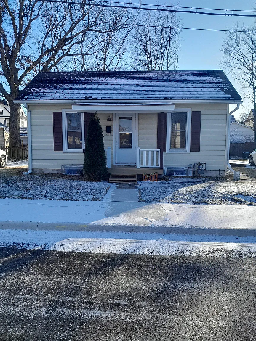 339 Bremer St photo 1