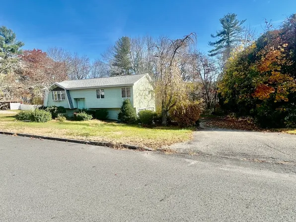 30 Hidden Rd, Methuen, MA 01844