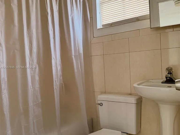 9815 SW 51st Ter #B — Photo 8