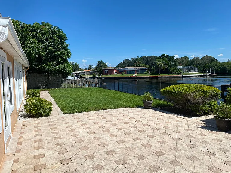 9431 Sun Isle Dr NE — Photo 21