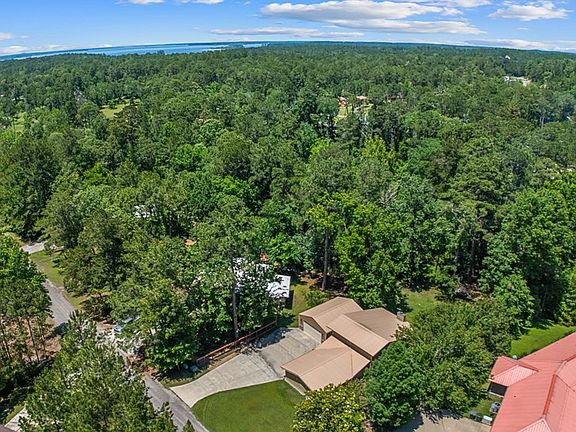 3rd image of 146 Moss Ln