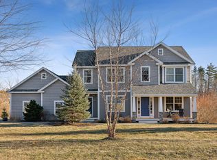 8 Garden Way, Falmouth, ME 04105