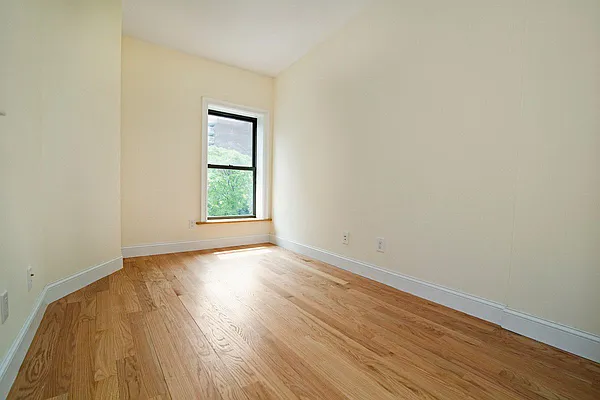 Rented by Weinstein Realty Group | media 21