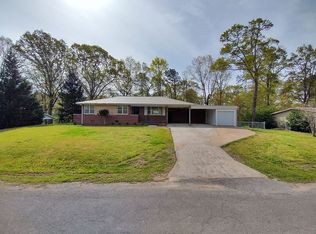 806 Woodlock Ln, Weaver, AL 36277