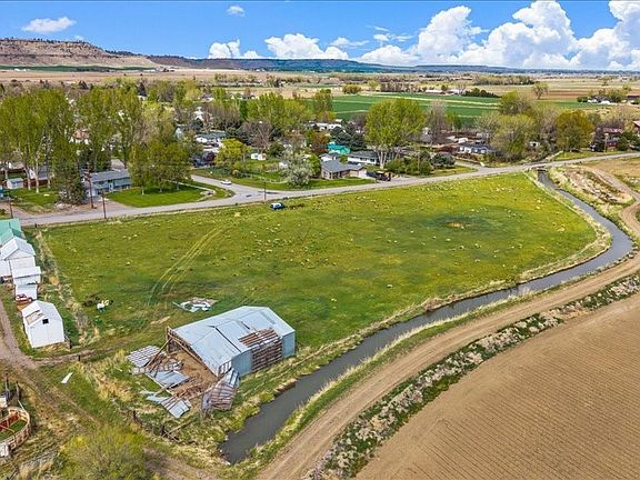 5th image of / Cemetery Rd