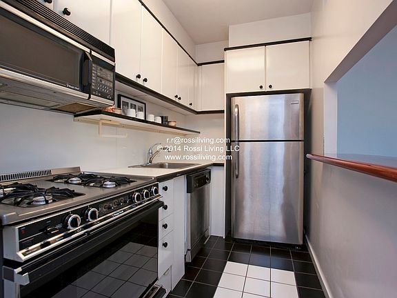 5th image of 150 W 56th St APT 2904