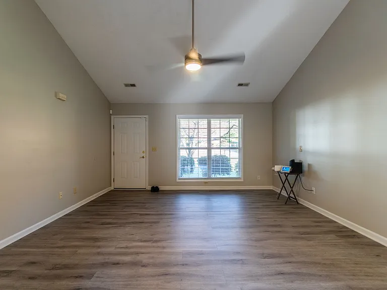 3923 Woodberry Lake Dr — Photo 9