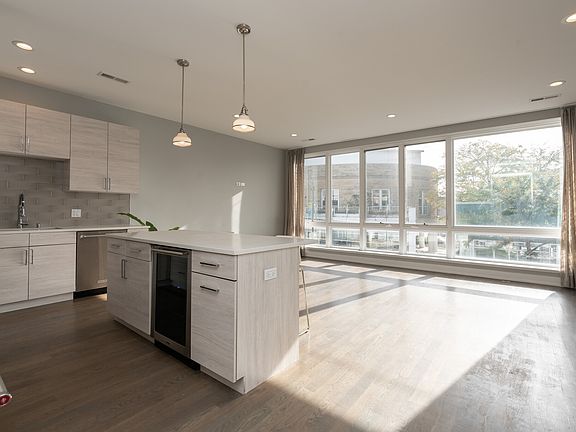 2nd image of 1625 N Clybourn Ave #2