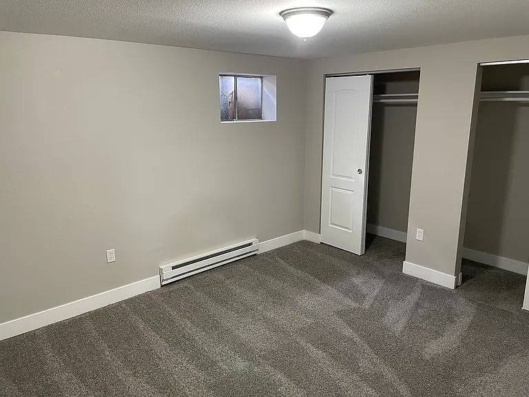 425 S Utica St — Photo 16