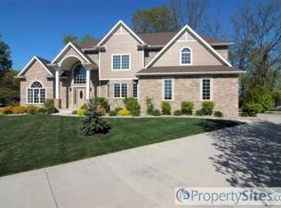 22469 Walnut Ct, South Bend, IN 46628