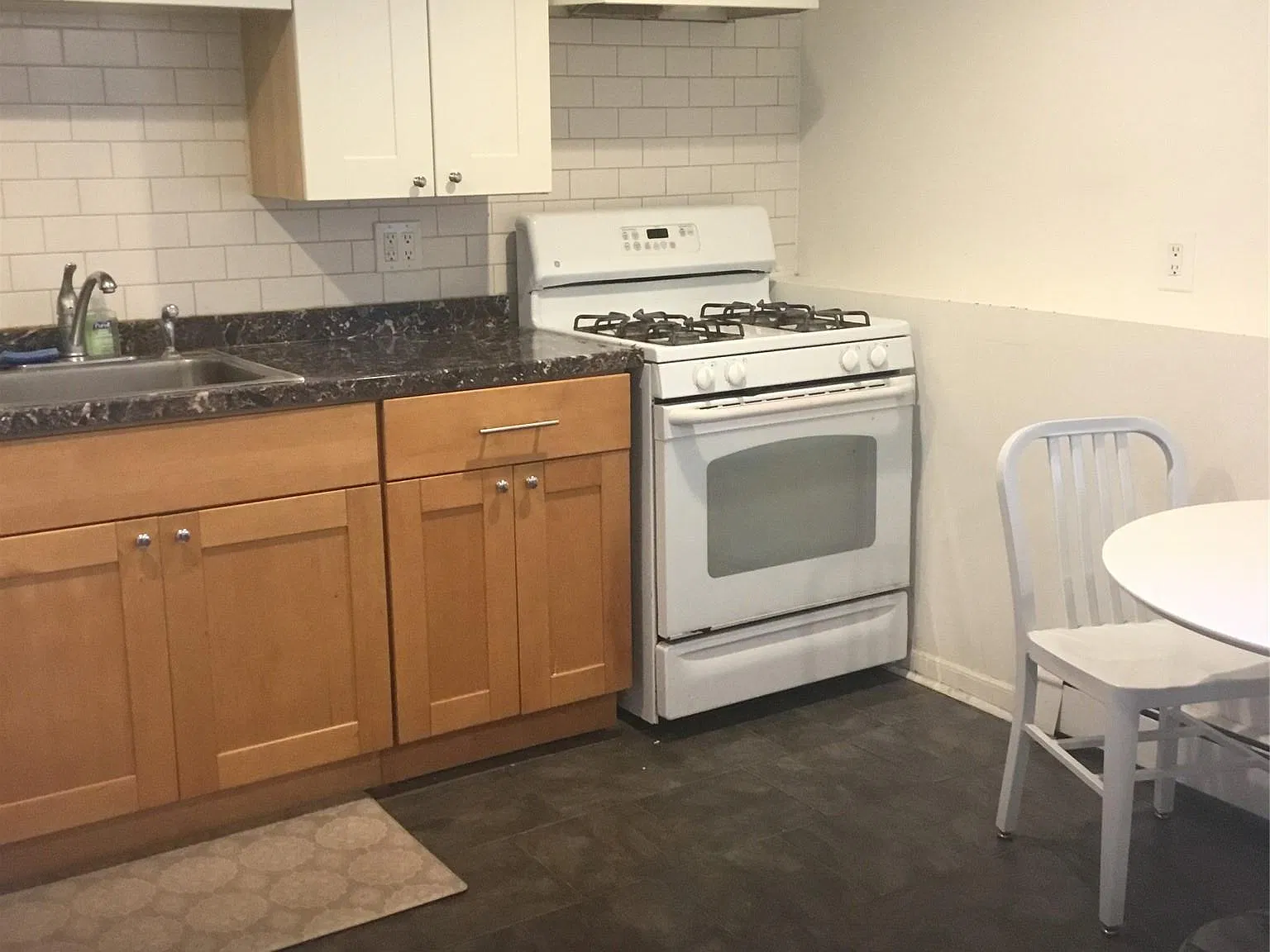 2 bed, 1.0 bath, 1000 sqft, $2,500 — Photo 3