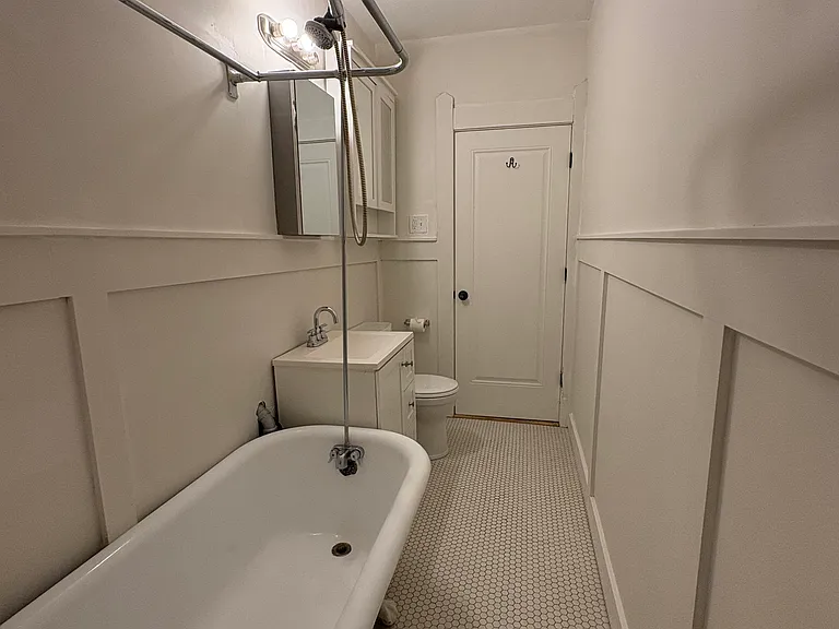 696 Grand Ave #8 — Photo 4