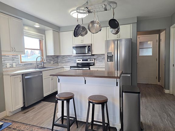 4th image of 142 5th St NW
