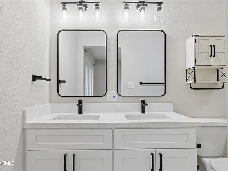 5117 E Beck Ln — Photo 15