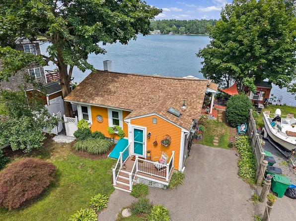 62 Alvern Rd, Pembroke, MA 02359