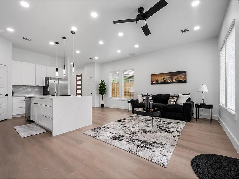 6815 Paris St — Photo 25
