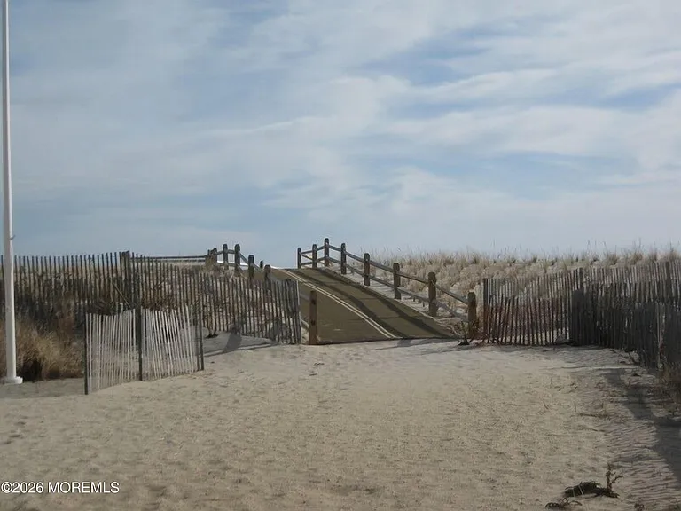 15 S Surf Rd — Photo 19