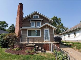 676 35th St, Des Moines, IA 50312