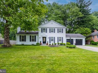 6729 Newbold Dr, Bethesda, MD 20817