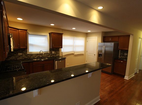 2nd image of 9016 S Crandon Ave