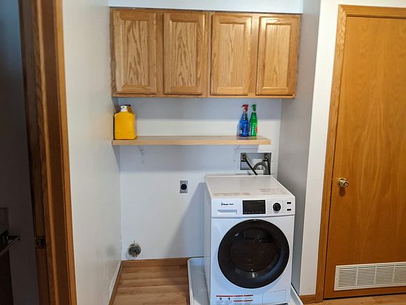 5th image of 703 N Union St #B