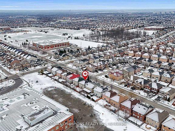 4th image of 456 Father Tobin Rd