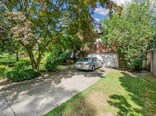 671 N Village Ave, Rockville Centre, NY 11570