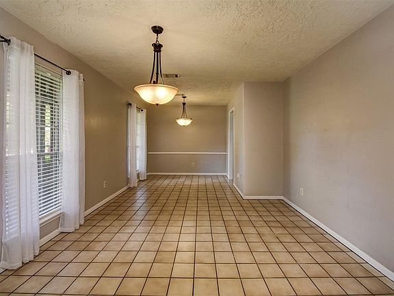5th image of 1914 Eastfield Dr
