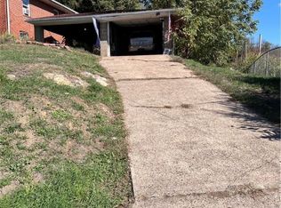 Delia Ave, Martins Ferry, OH 43935