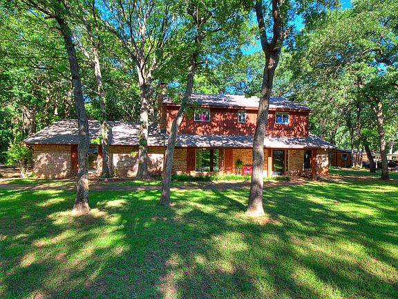 2nd image of 3711 Oak Hollow Dr