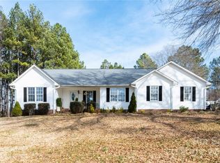 2746 McCraw Rd, Mooresboro, NC 28114