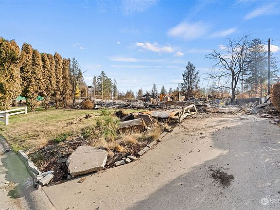 2nd image of 635 S Silver Lake Avenue